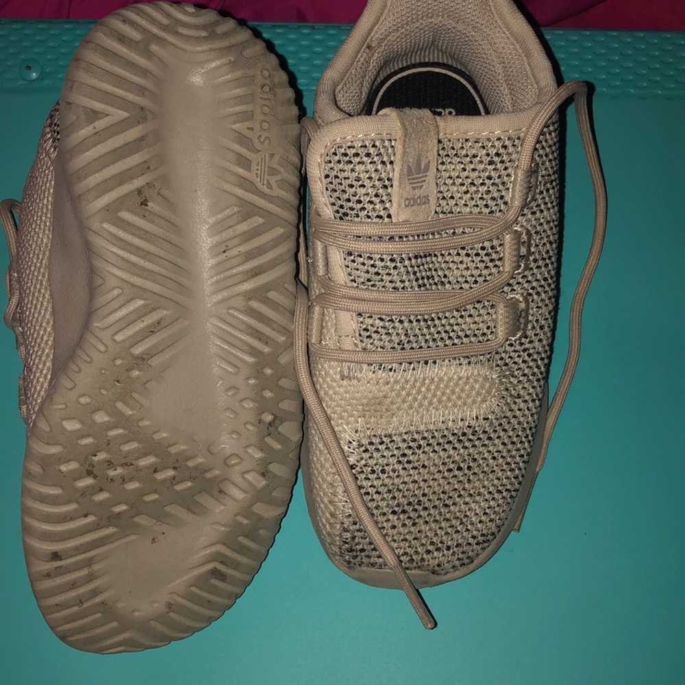 Adida shoes - Picture 4 of 4